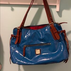 Dooney & Bourke bright blue patent leather bag❤️❤️
